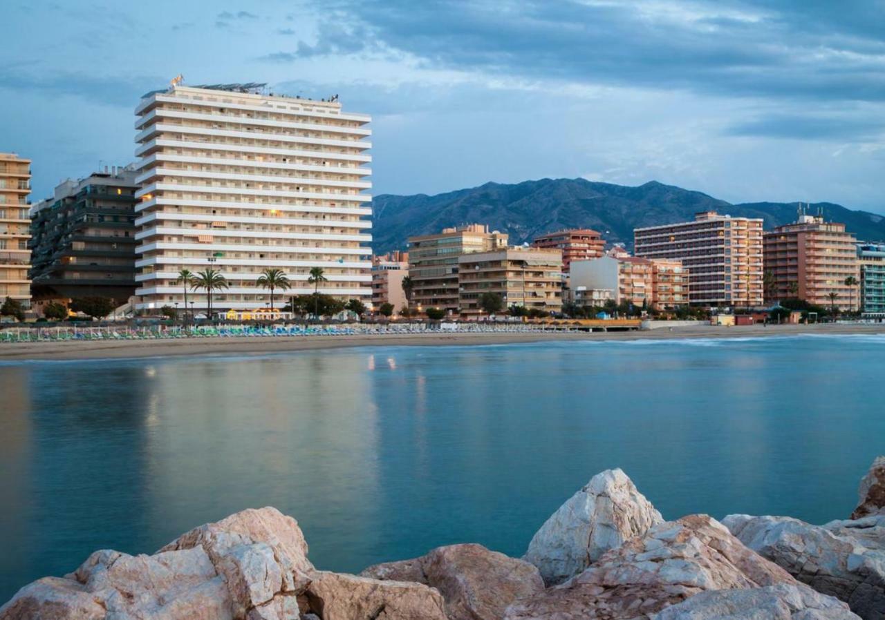 David By The Sea. 1:St Beach Line Fuengirola Buitenkant foto